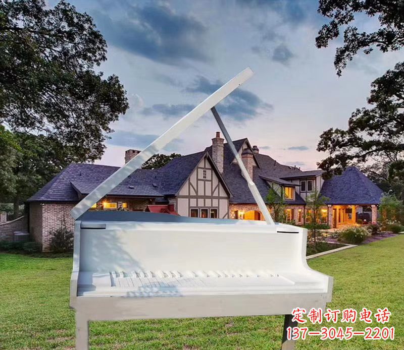 内蒙古钢琴雕塑——点缀广场景观