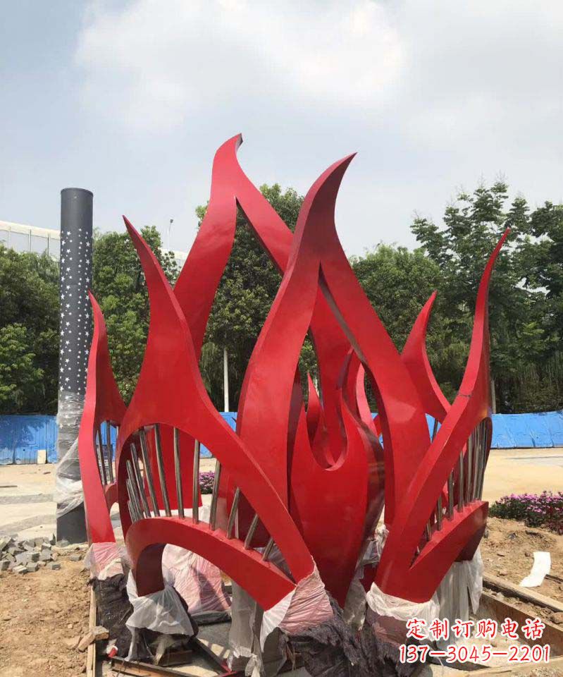 内蒙古不锈钢树叶雕塑美丽而持久的艺术