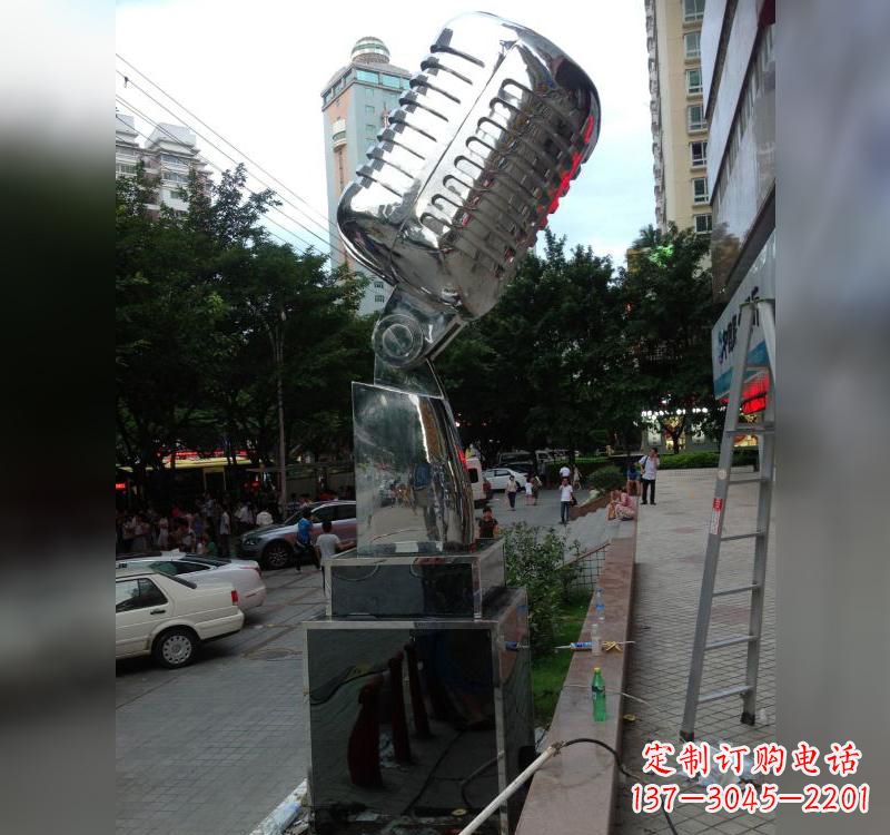 内蒙古不锈钢话筒雕塑高贵而又精致