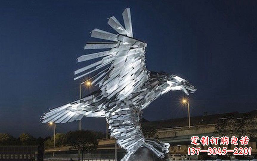 内蒙古金色老鹰展翅飞翔——不锈钢老鹰抓球广场景观雕塑