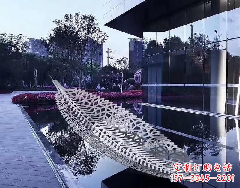 内蒙古不锈钢镂空树叶雕塑——精致美观的艺术精品