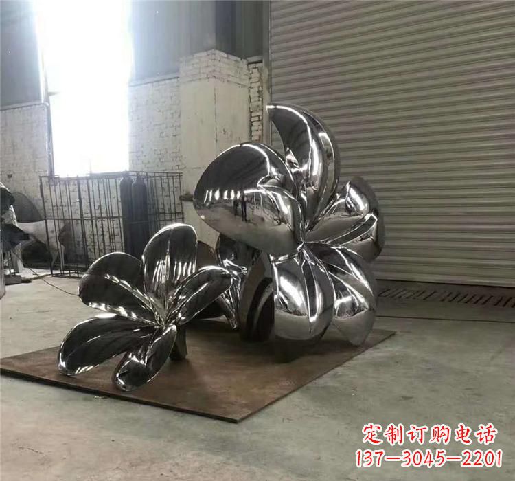 内蒙古不锈钢植物镜面荷花雕塑——艺术的精美结晶
