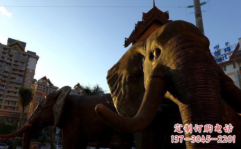 内蒙古步行街上的大象雕塑——给街道带来活力