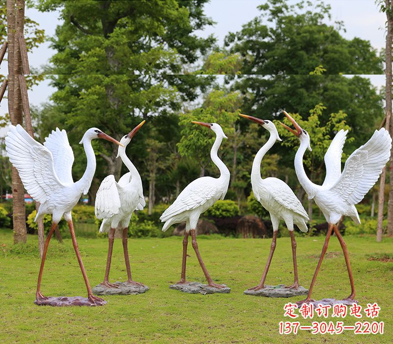 内蒙古精美仙鹤雕塑——玻璃钢材质的绝美佳作