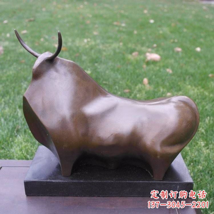 内蒙古十二生肖铜牛雕塑——传承中国古老文化