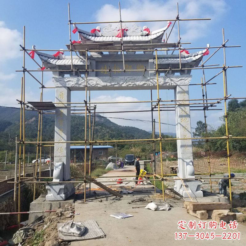 内蒙古村庄石牌坊雕塑传承民间文化