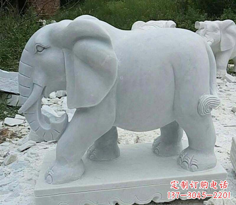 内蒙古精雕细琢的大理石大象雕塑