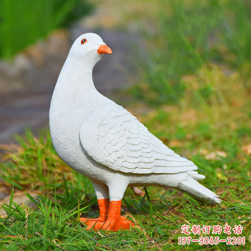 内蒙古和平鸽雕塑传递和平与希望的象征