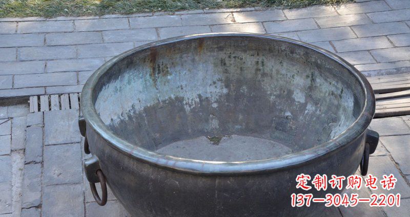 内蒙古仿古纹饰铜水缸雕塑
