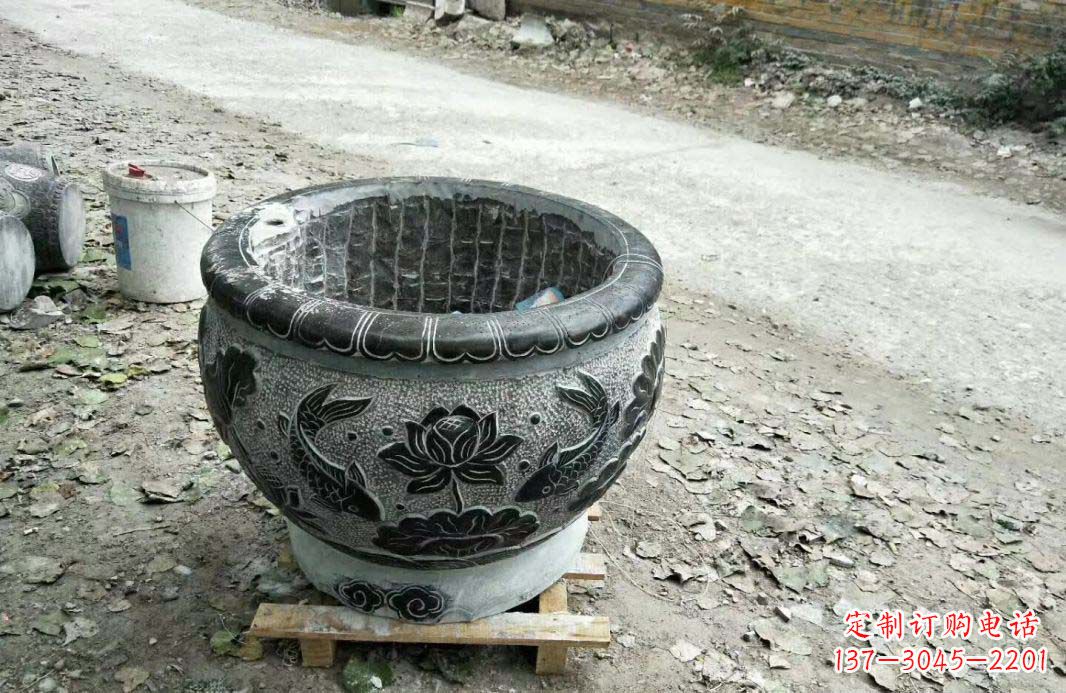 内蒙古高雅的仿古圆形水缸石雕