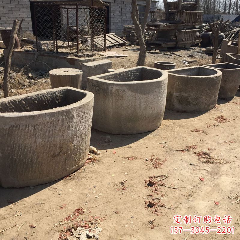 内蒙古中领雕塑——仿古做旧弧形石槽雕塑