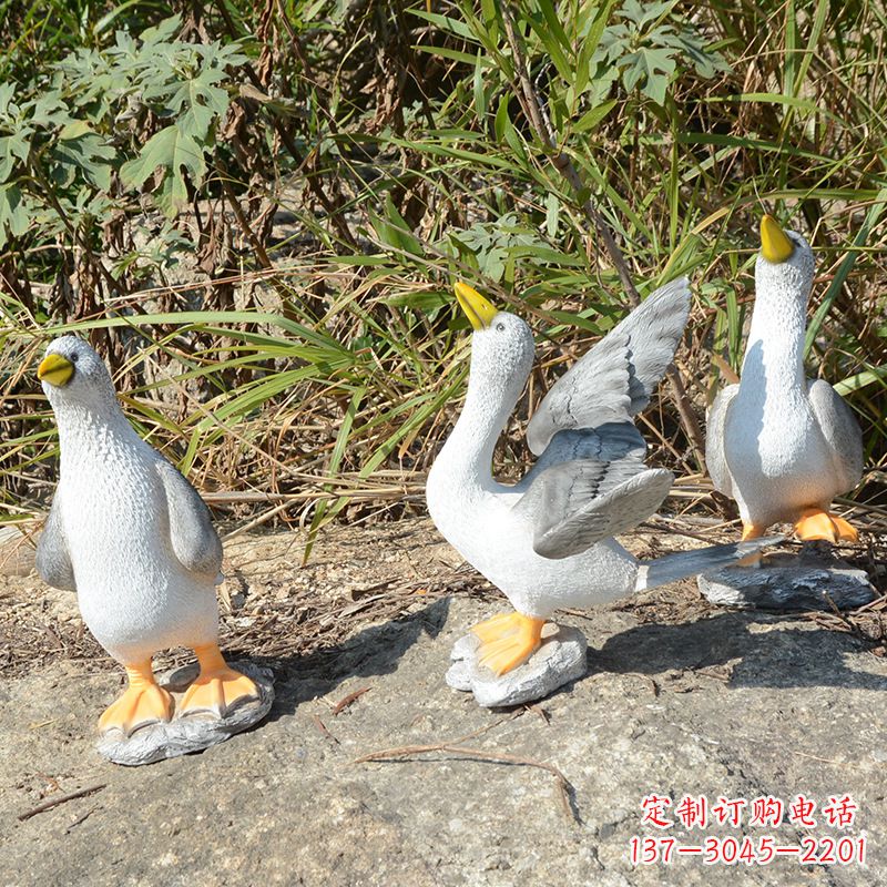 内蒙古象征和平的和平鸽雕塑