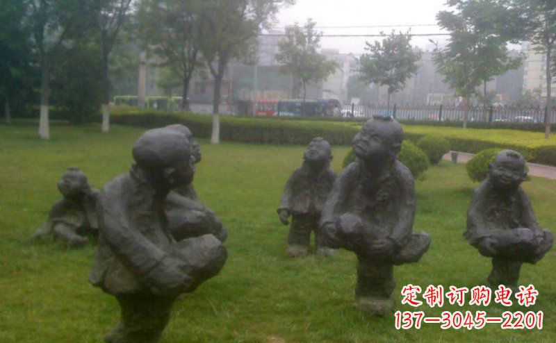 内蒙古中领雕塑为您打造精美的儿童斗鸡雕塑