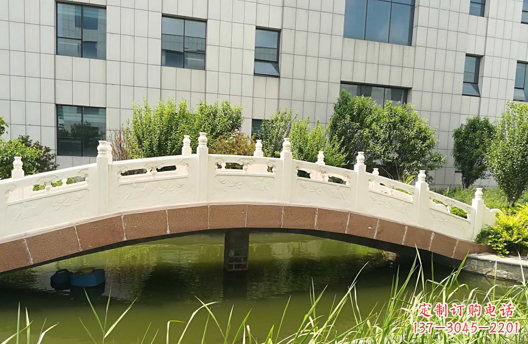 内蒙古手工制作的汉白玉石拱桥雕塑