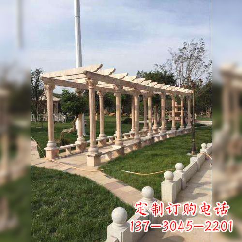内蒙古增添公园美景的长廊石雕