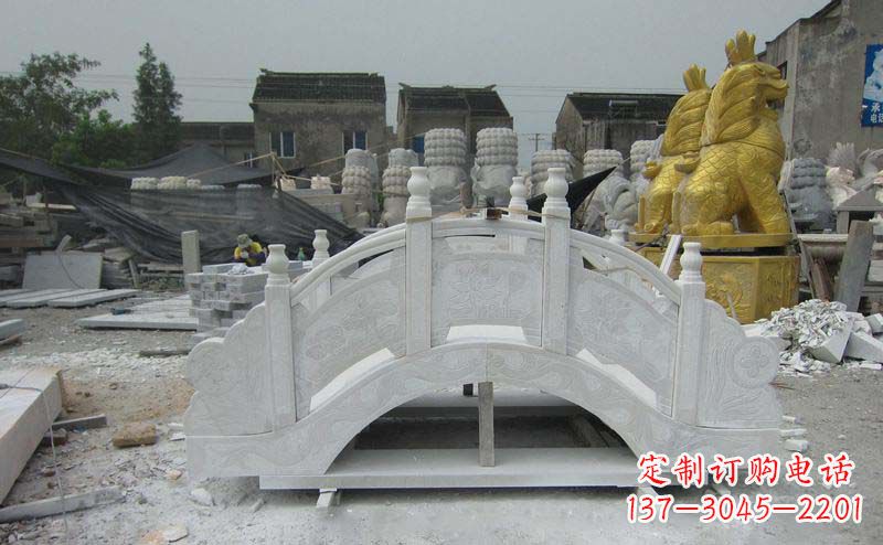 内蒙古精美的大理石拱桥雕塑