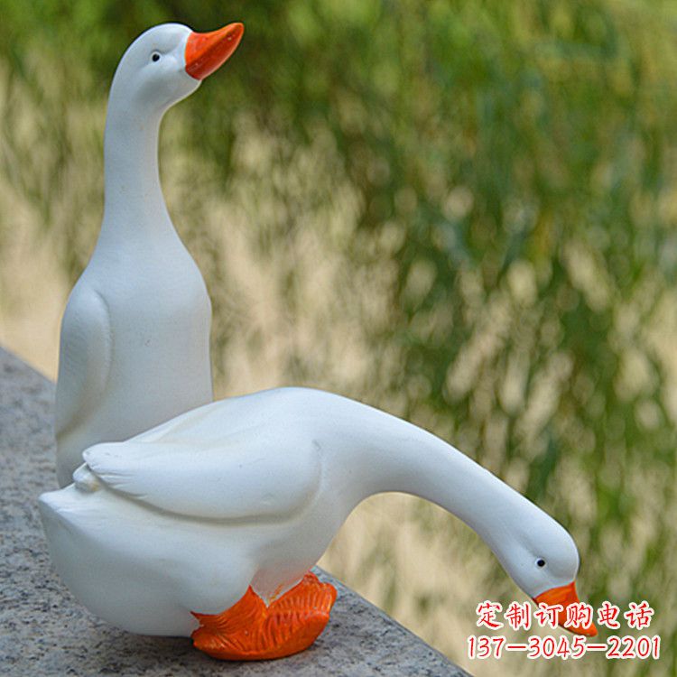 内蒙古花园庭院水池树脂仿真动物鸭子雕塑