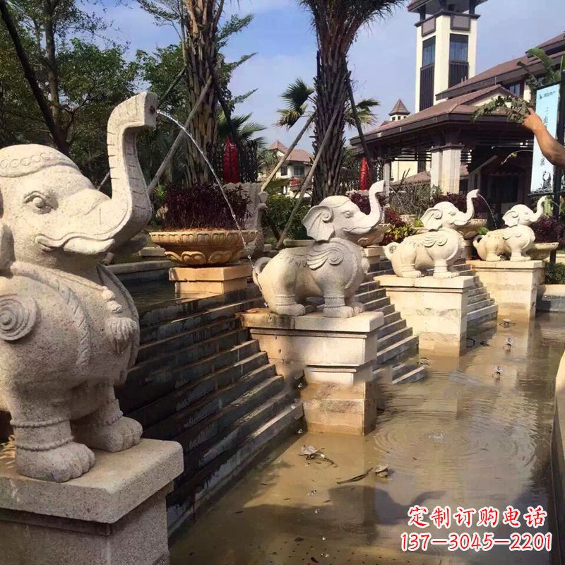 内蒙古雕刻精美的大象雕塑