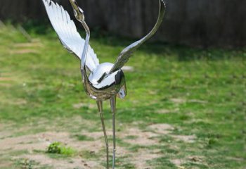 内蒙古高端定制丹顶鹤展翅不锈钢雕塑