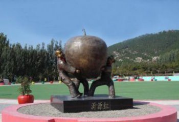 内蒙古苹果融入两岁小孩的生活——公园铜雕