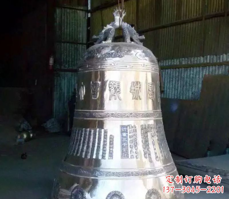 内蒙古寺庙铸铁铜钟雕塑