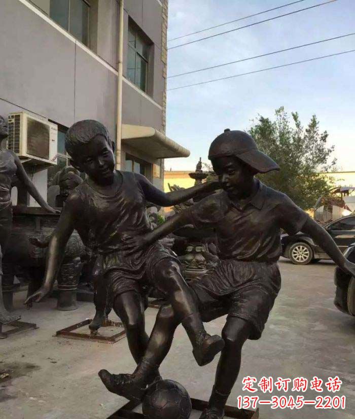 内蒙古踢足球儿童铜雕 (2)