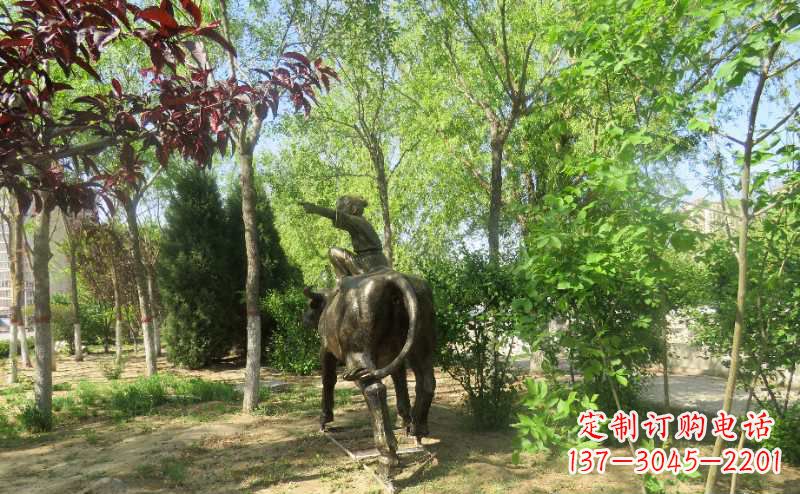 内蒙古铜雕牧童骑牛雕塑