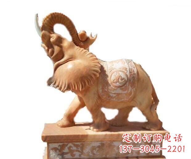 内蒙古晚霞红吉祥如意象鼻朝天的大象石雕