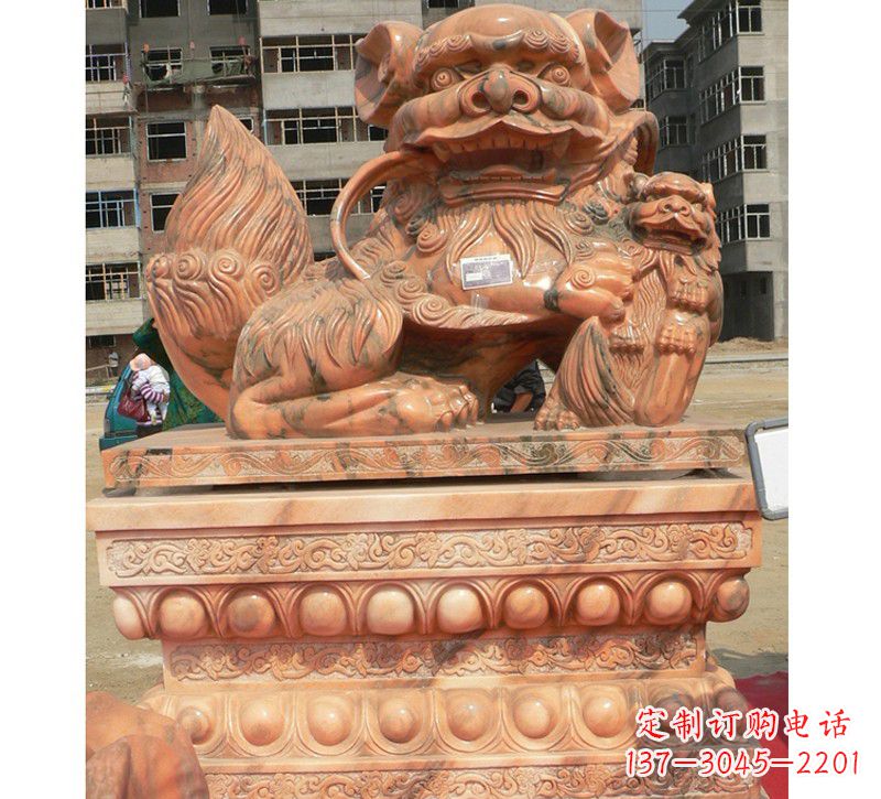 内蒙古晚霞红南方石狮子