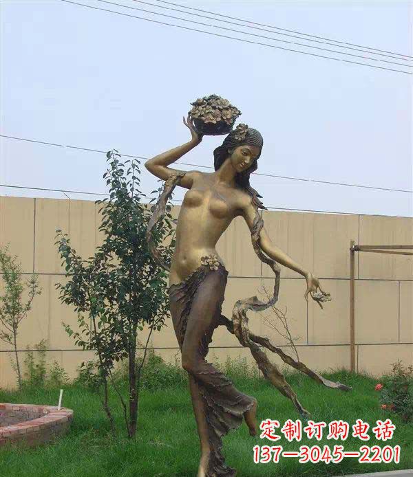 内蒙古西方美女公园人物铜雕