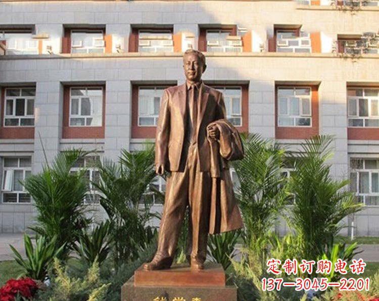 内蒙古校园钱学森铜雕