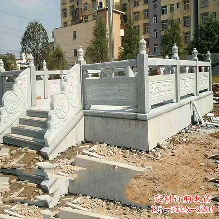 内蒙古校园青石升旗台