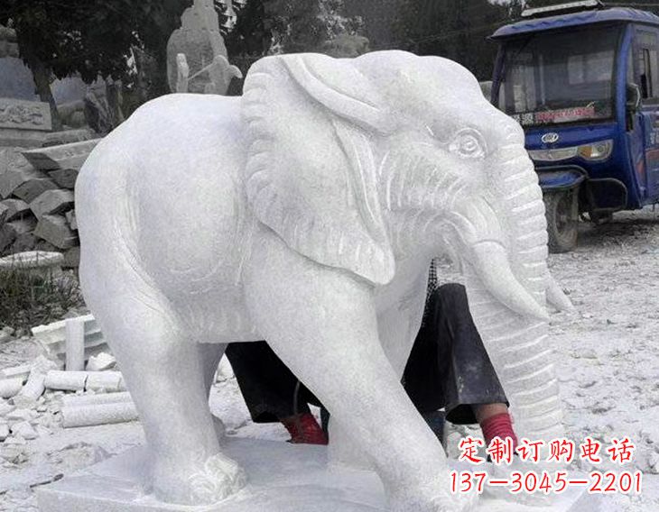 内蒙古写实大象石雕