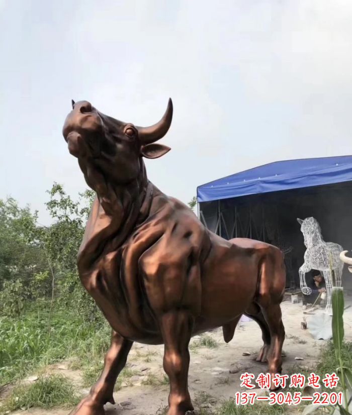 内蒙古紫铜牛动物雕塑